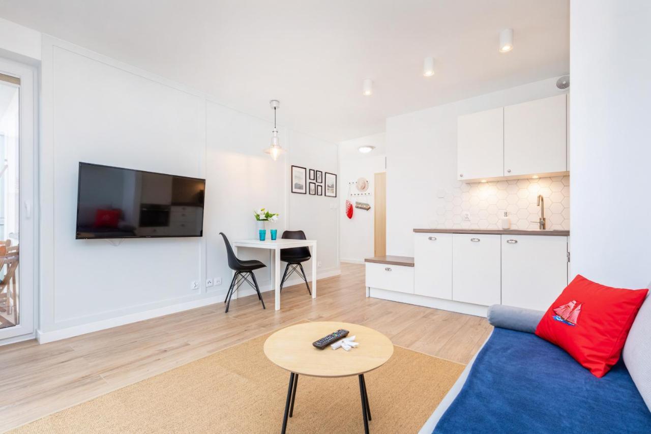 Marine Apartment 9B By Noclegi Renters Дзивновек Экстерьер фото